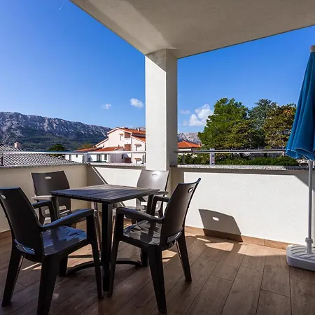 Crnekovic Tomislava 8a *