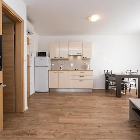 Apartmán Crnekovic Tomislava 8a *