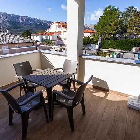 Crnekovic Tomislava 8a Apartmán