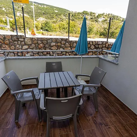 Crnekovic Tomislava 8a * Baška