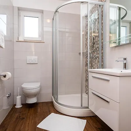 Crnekovic Tomislava 8a Apartmán Baška