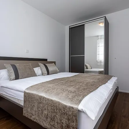 Crnekovic Tomislava 8a Apartmán Baška