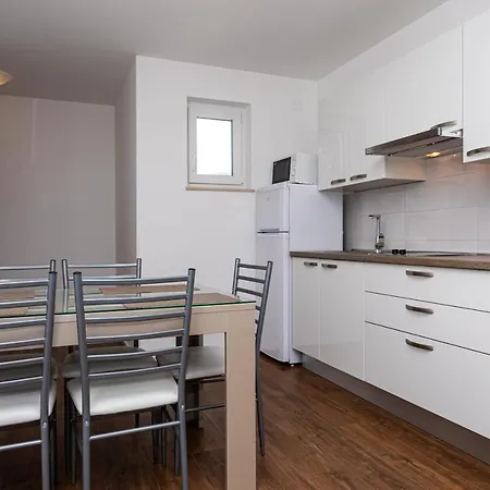 Crnekovic Tomislava 8a Apartmán *