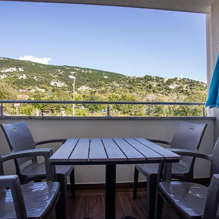 Crnekovic Tomislava 8a * Baška