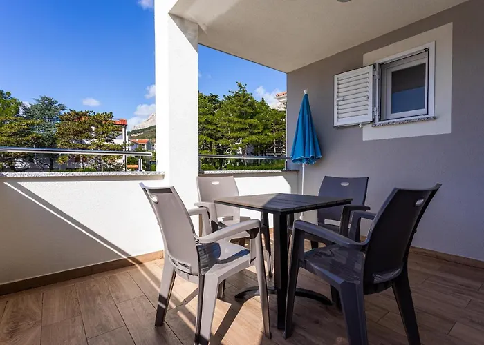 Crnekovic Tomislava 8a *