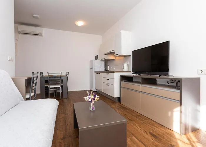 Apartmán Crnekovic Tomislava 8a *