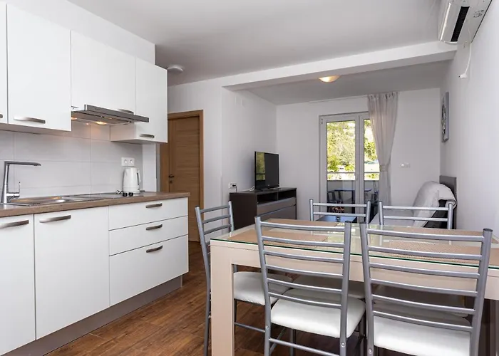 Crnekovic Tomislava 8a Baška