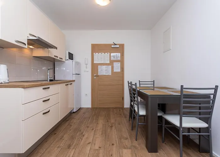 Crnekovic Tomislava 8a *