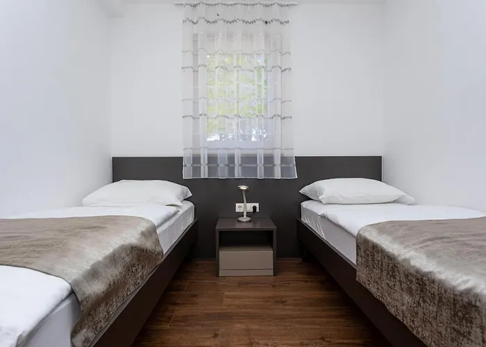 Crnekovic Tomislava 8a Baška