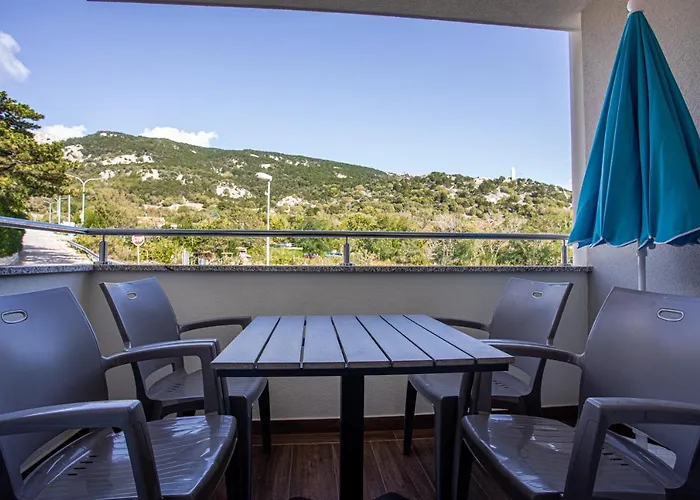 Crnekovic Tomislava 8a * Baška