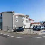 Crnekovic Tomislava 8a * Baška