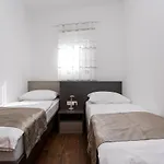 Apartman Crnekovic Tomislava 8a Baška