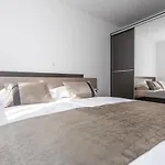 Crnekovic Tomislava 8a Apartment *