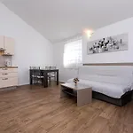 Apartman Crnekovic Tomislava 8a