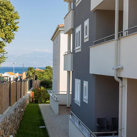 Crnekovic Tomislava 8a Apartman