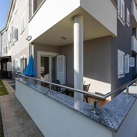 Crnekovic Tomislava 8a * Baška