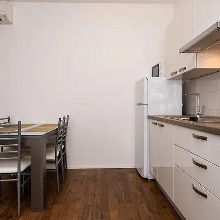 Crnekovic Tomislava 8a Apartment Baška