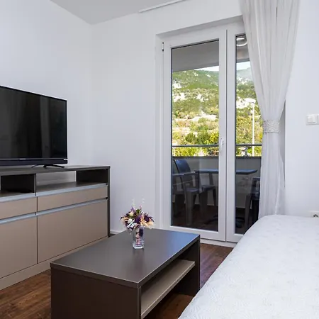 Crnekovic Tomislava 8a *