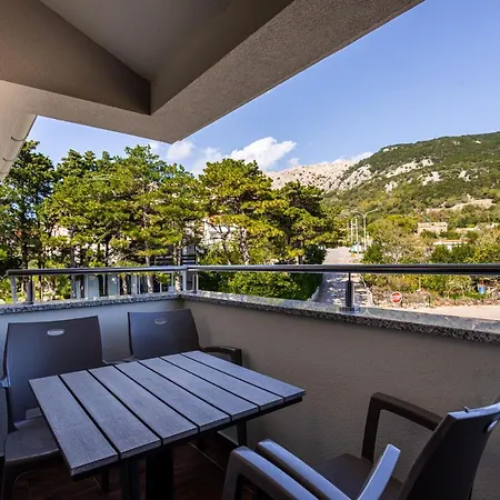Crnekovic Tomislava 8a * Baška