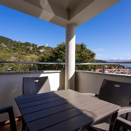 Apartment Crnekovic Tomislava 8a