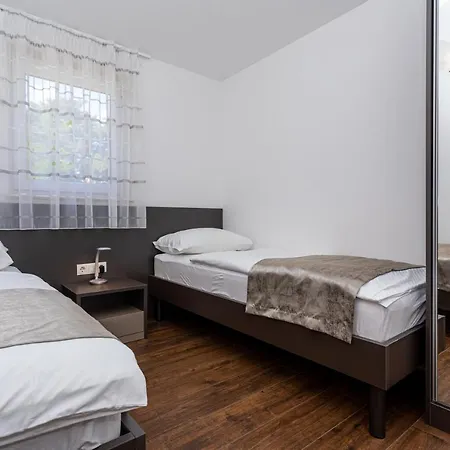 Apartment Crnekovic Tomislava 8a Baška