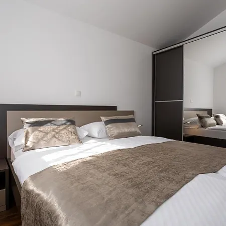 Crnekovic Tomislava 8a Apartment Baška