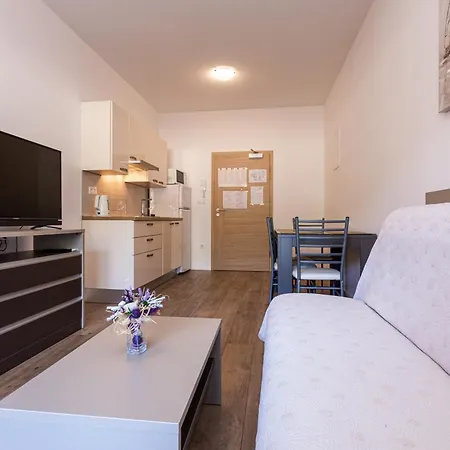 Crnekovic Tomislava 8a Baška