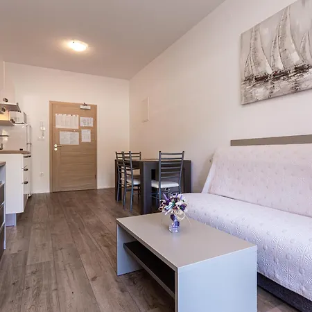 Crnekovic Tomislava 8a Apartment Baška